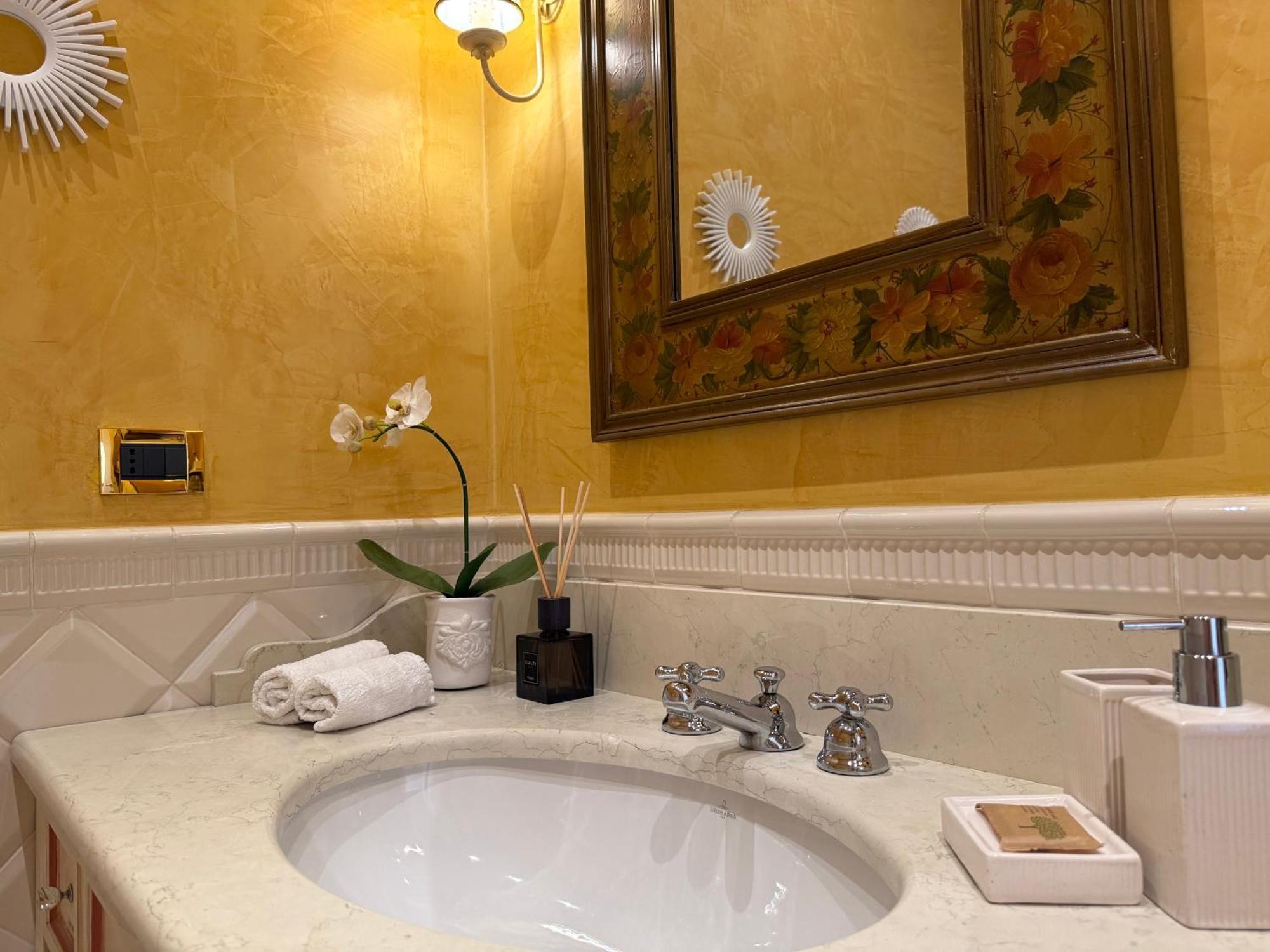 Belle Ile Lake View Suite Cadenabbia Екстер'єр фото